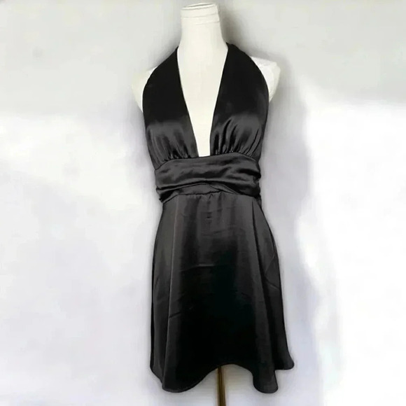 NWT GARAGE Holly Satin Plunge Marilyn Monroe Halter Dress M - Picture 2 of 7